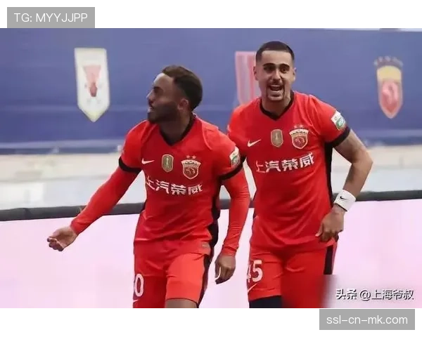上海海港2-1险胜云南玉昆,莱昂纳多王燊超建功加布里埃尔两度助攻 上海海港2-1险胜云南玉昆,莱昂纳多王燊超建功加布里埃尔两度助攻