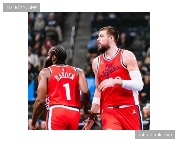 伦纳德21分7篮板难救主，快船赛季大翻身后遗憾止步